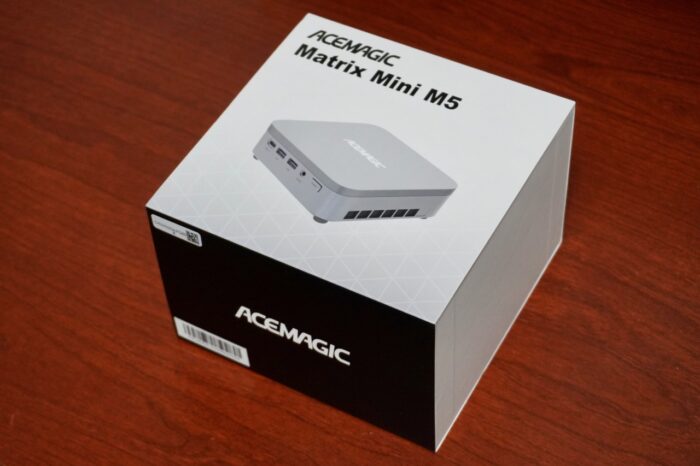 ACEMAGIC M5の箱