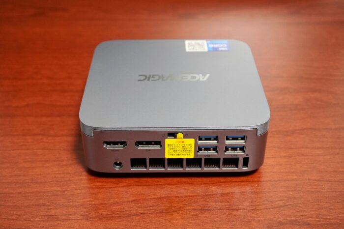 ACEMAGIC M5の背面