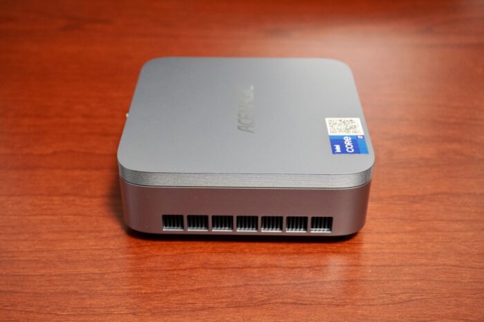 ACEMAGIC M5の左側面