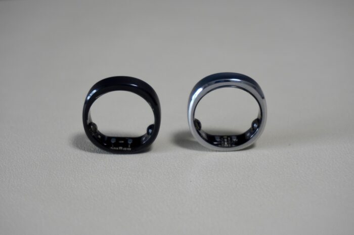 左がRingConn Gen 2、右がRingConn Gen 3のケース